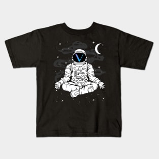 Astronaut Yoga Vechain VET Coin To The Moon Crypto Token Cryptocurrency Blockchain Wallet Birthday Gift For Men Women Kids Kids T-Shirt